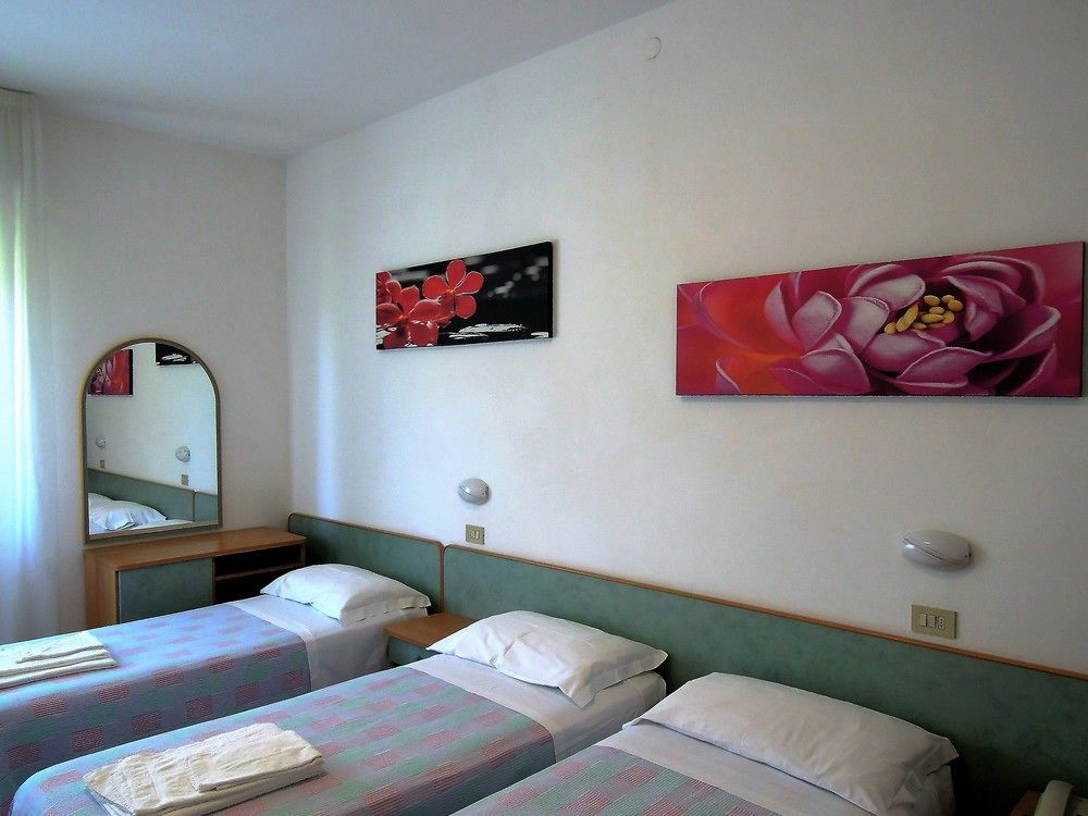 Hotel Rio تْشيزيناتيكو المظهر الخارجي الصورة
