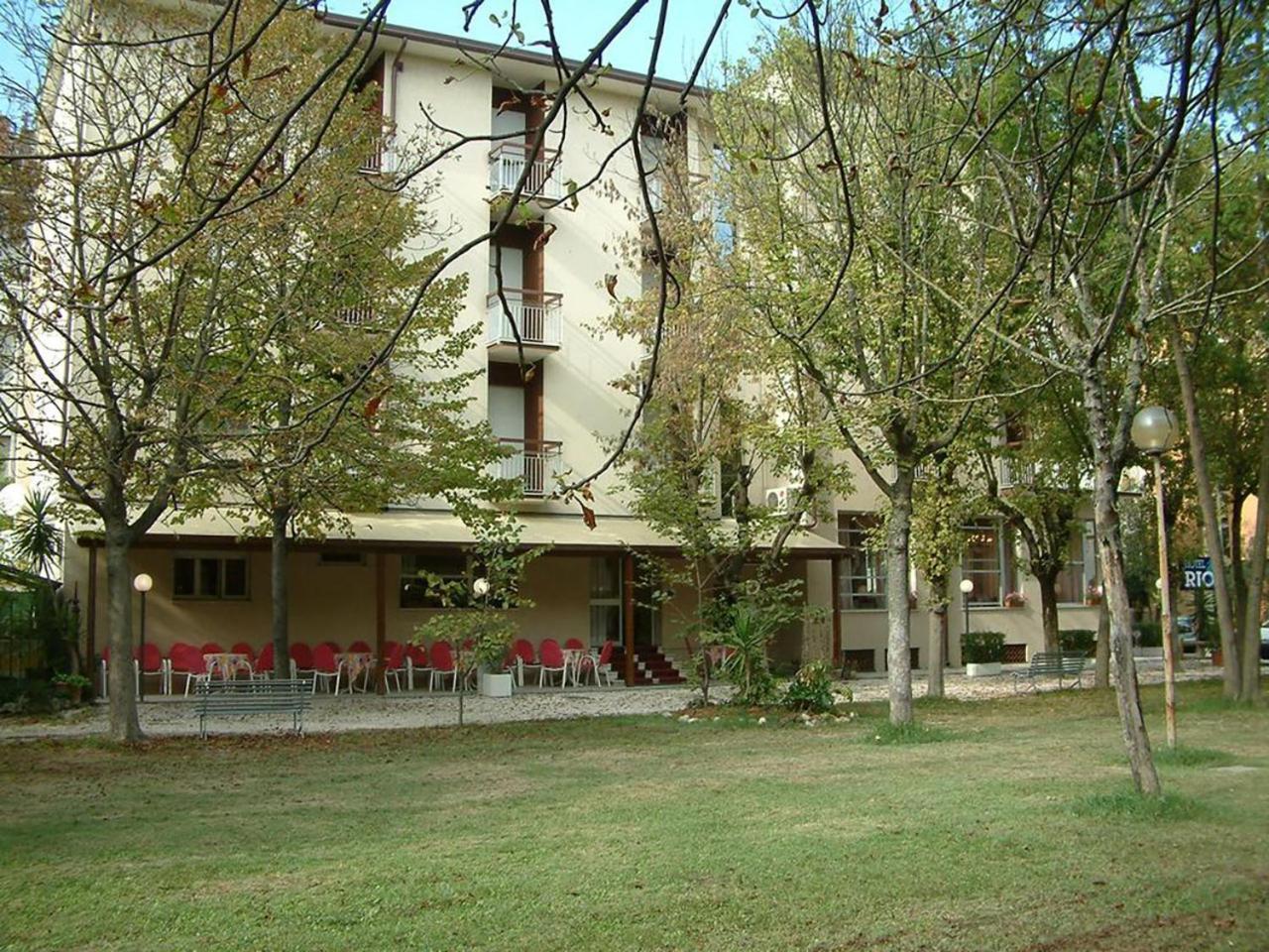 Hotel Rio تْشيزيناتيكو المظهر الخارجي الصورة