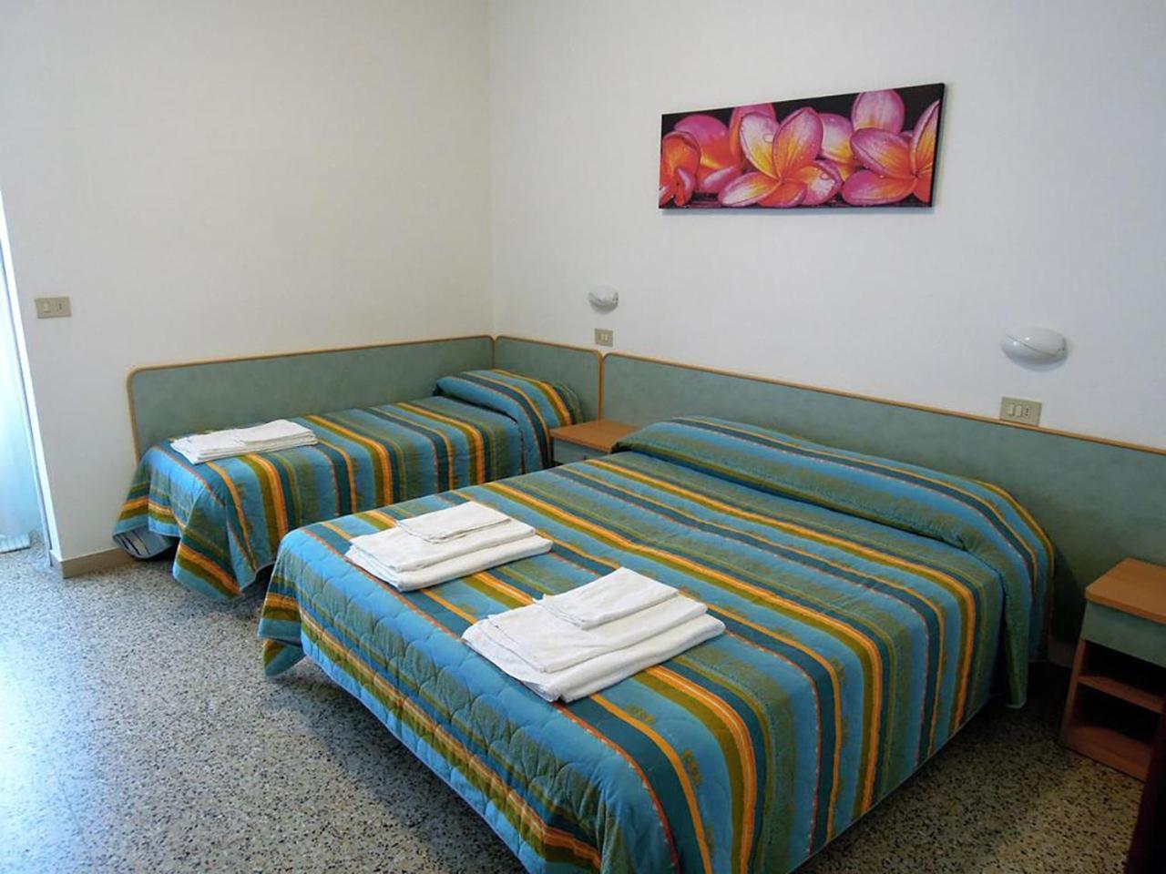 Hotel Rio تْشيزيناتيكو المظهر الخارجي الصورة
