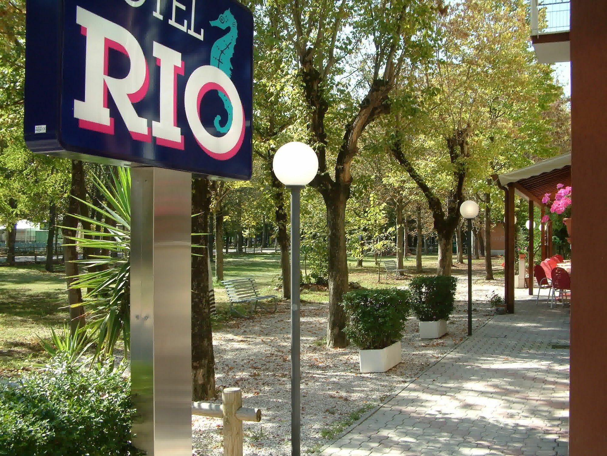 Hotel Rio تْشيزيناتيكو المظهر الخارجي الصورة